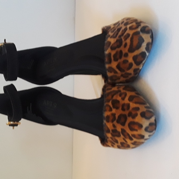 Apt. 9 size 6 med black suede leapord print dressy open pump 4 inch heel - Picture 4 of 6